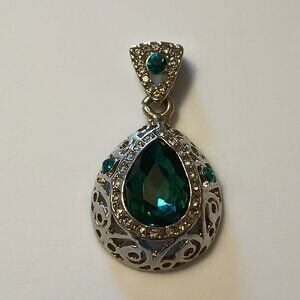 Women's Dark Green Rhinestone Teardrop Silver Tone Retro Filigree Pendant